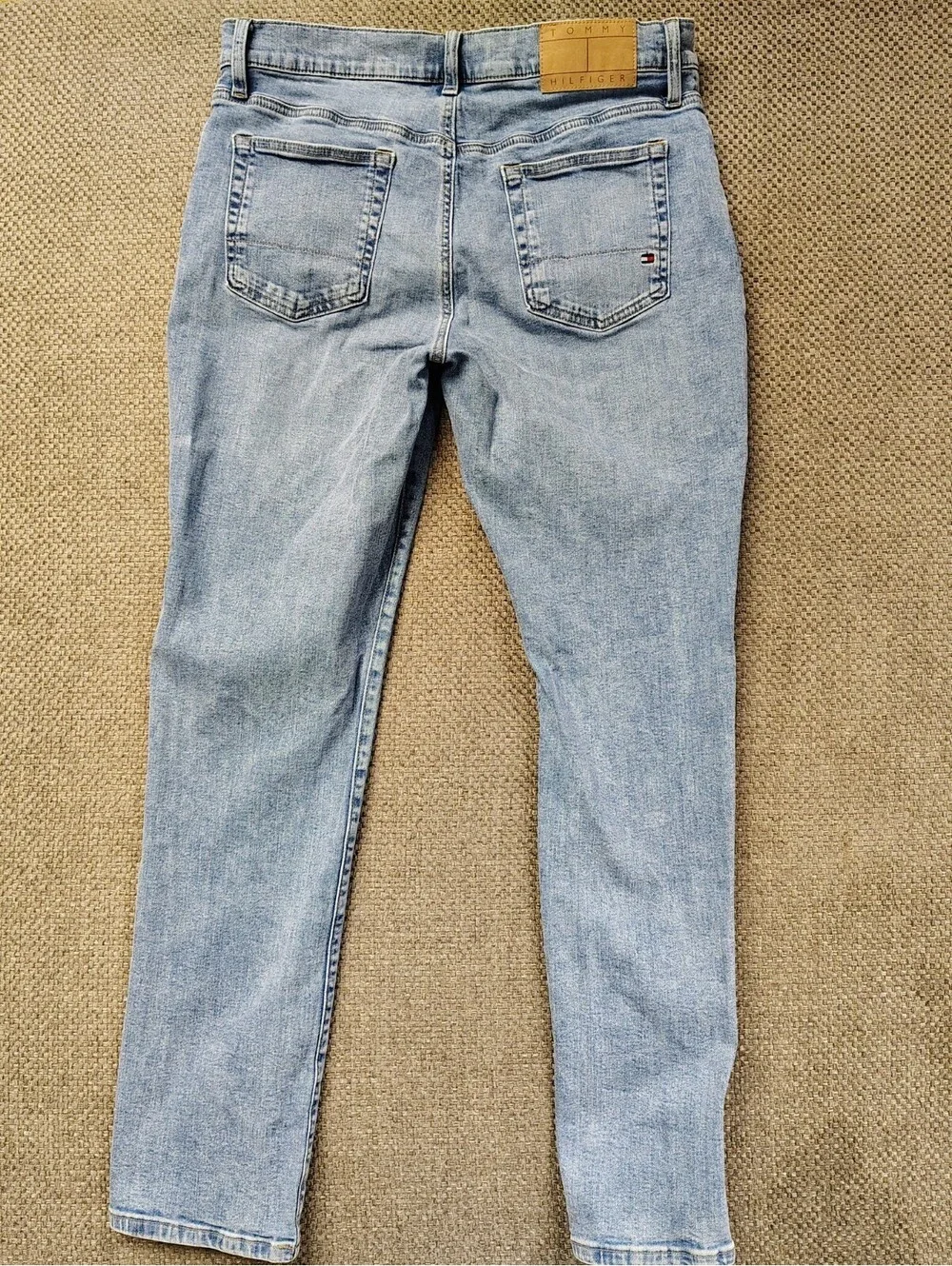 Tommy Hilfiger Jeans Mens 34x32 Straight Leg Light Wash Blue Denim 5-Pocket